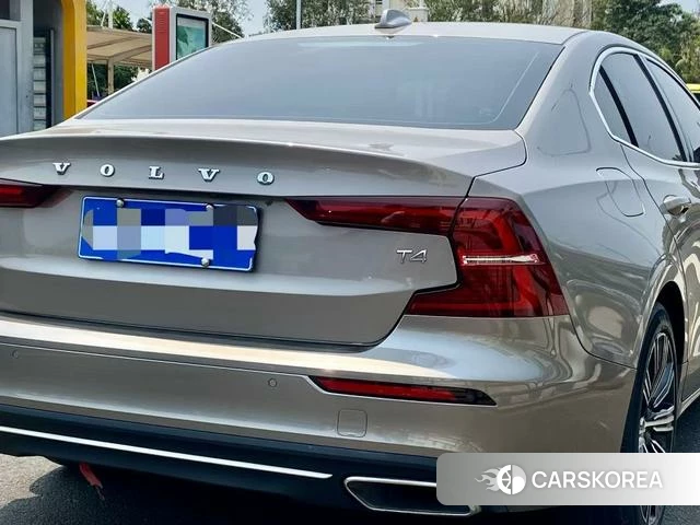 Volvo S60 id 3890142 из Китая 8