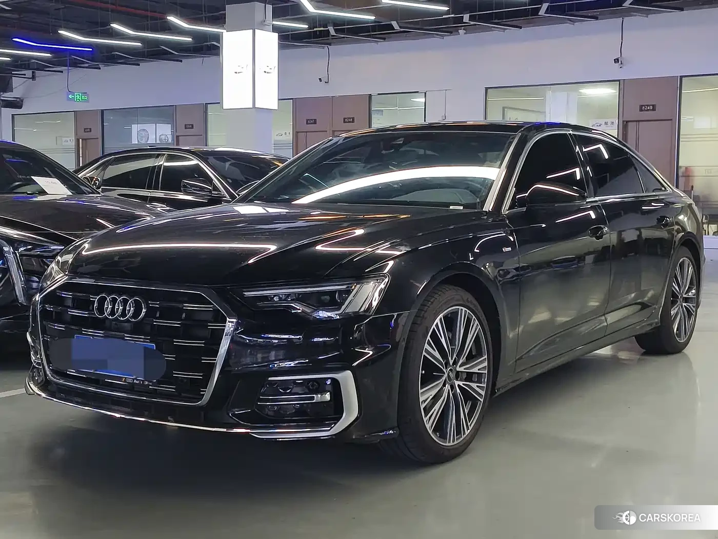 Audi A6L id 4545753 из Китая 17