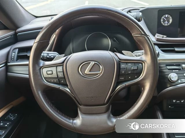 Lexus ES id 4261570 из Китая 17