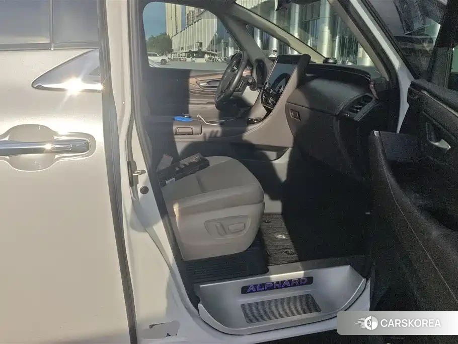 Toyota Alphard id 4547222 из Китая 14