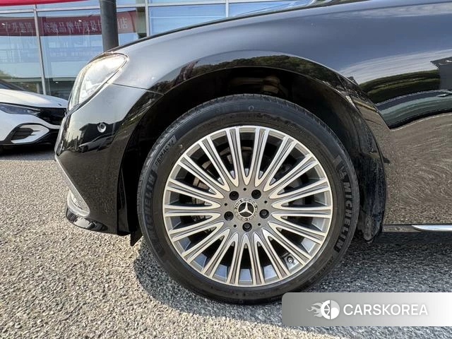 Mercedes-Benz E-class id 4299413 из Китая 12