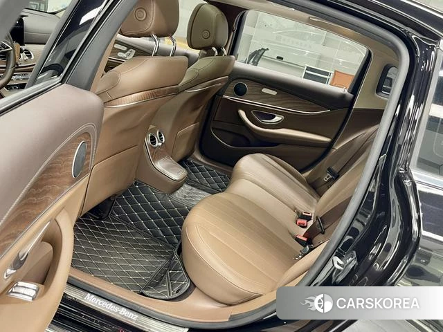 Mercedes-Benz E-class id 4279356 из Китая 19