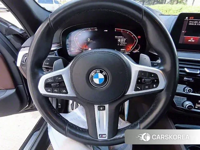 BMW 5 Series (G30) id 3018430 из Кореи 18