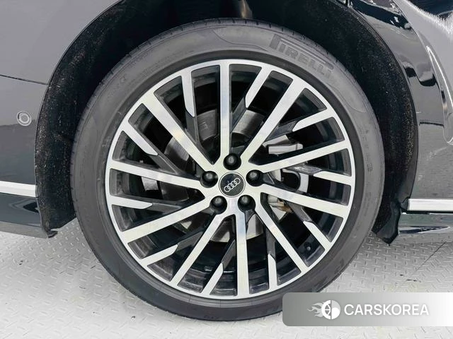 Audi A8 id 4273612 из Китая 31