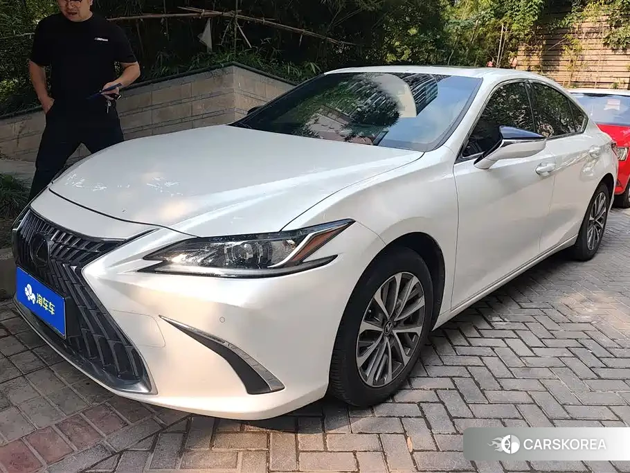 Lexus ES id 4629077 из Китая 14