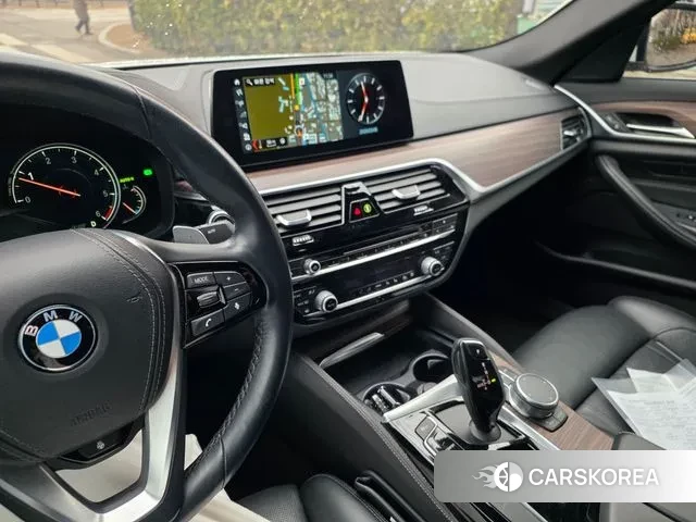 BMW 5 Series (G30) id 3754742 из Кореи 8