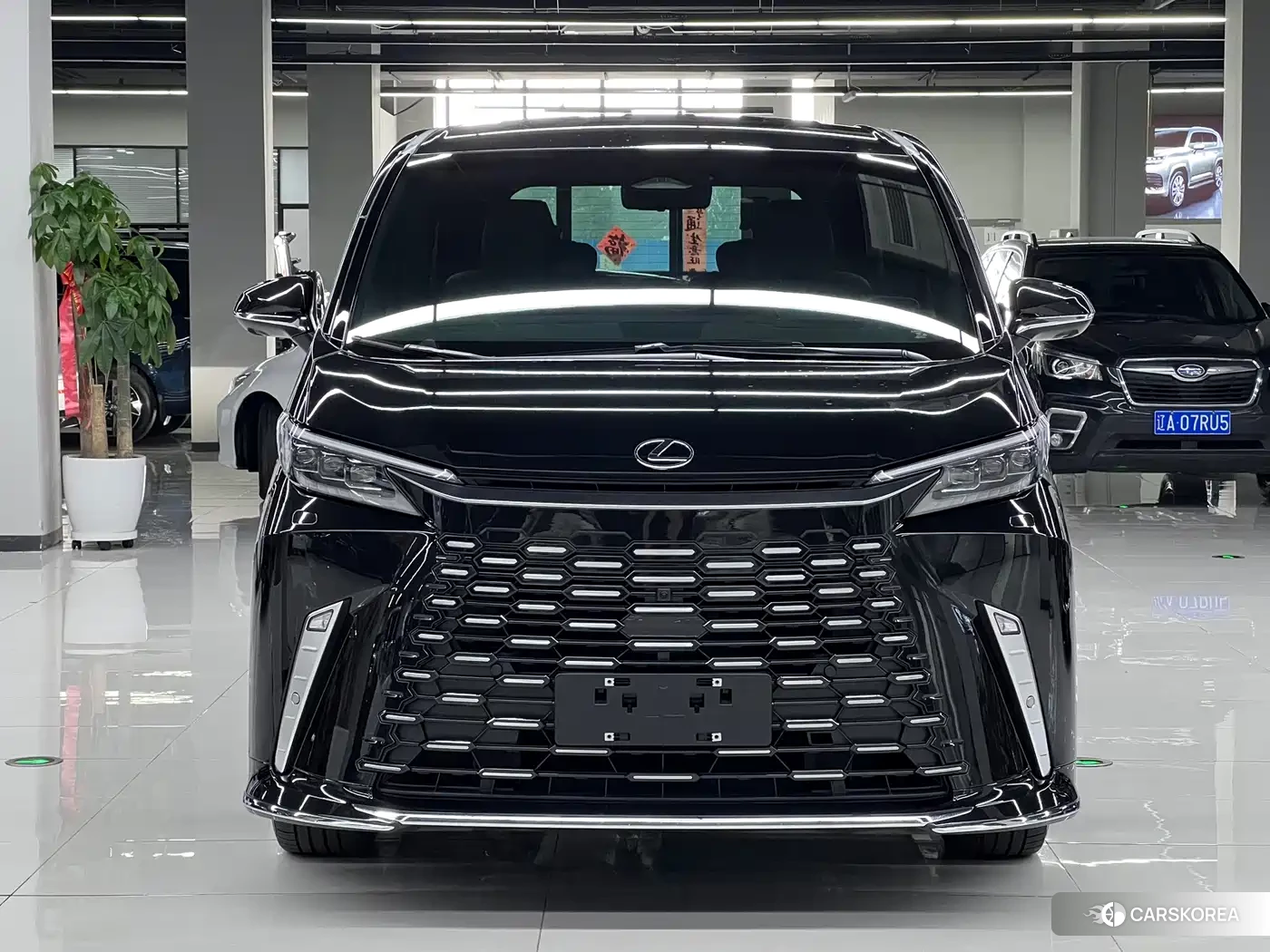 Lexus LM id 4664486 из Китая 26