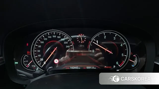 BMW 5 Series (G30) id 3641781 из Кореи 18