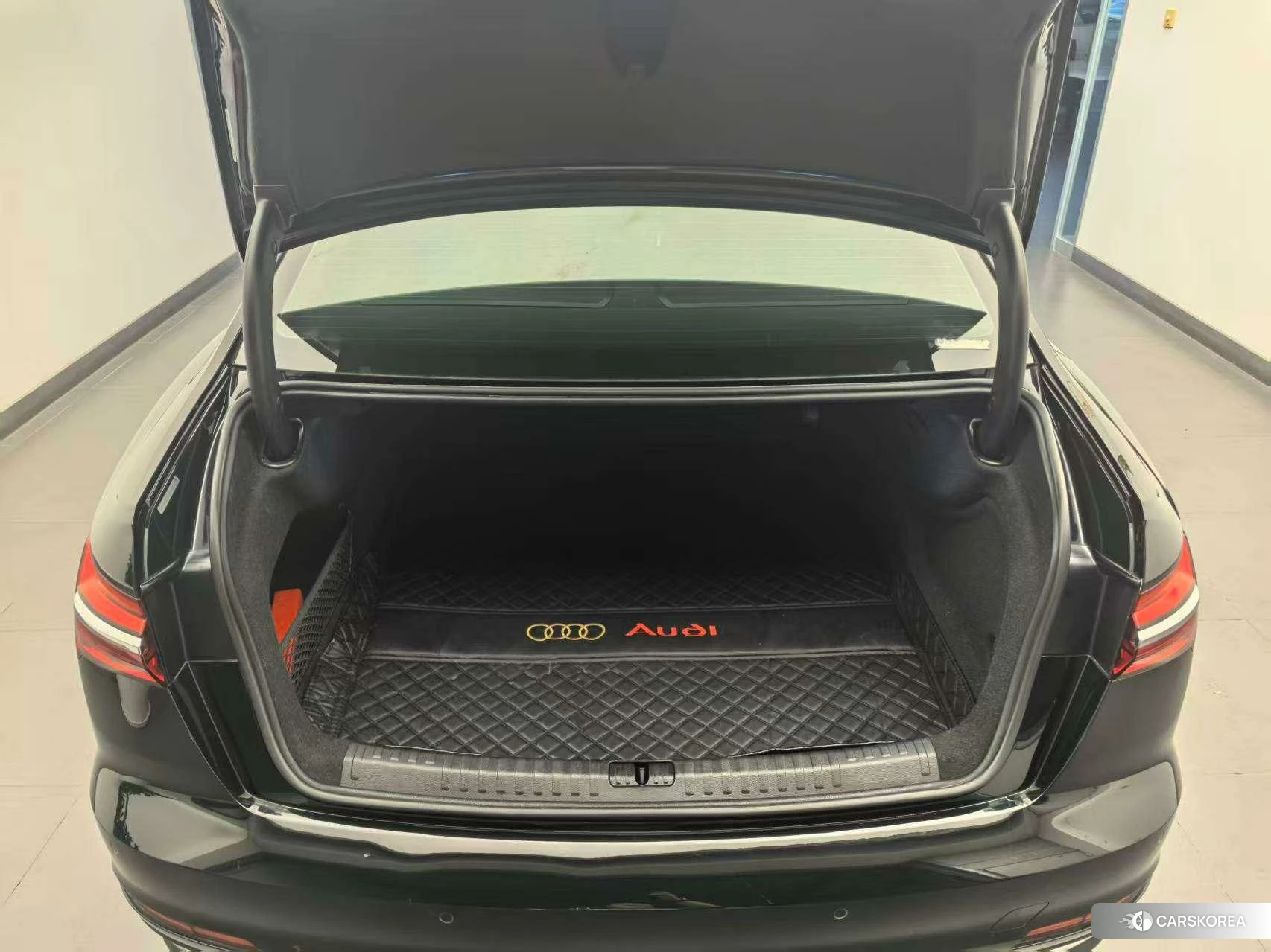 Audi A6L id 4407480 из Китая 14