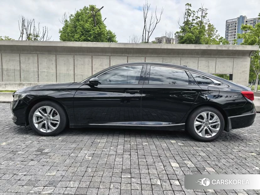 Honda Accord id 4455174 из Китая 8
