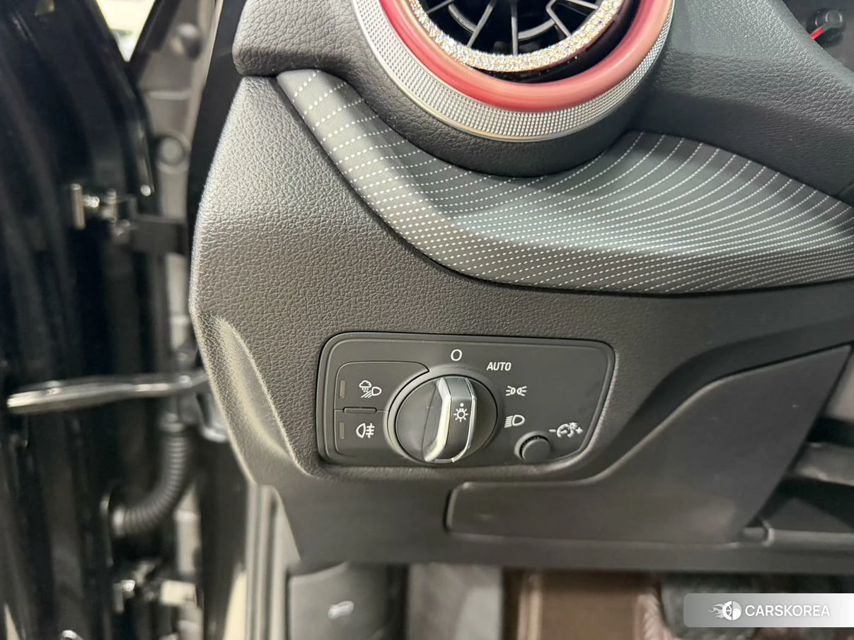 Audi Q2L id 4455090 из Китая 22