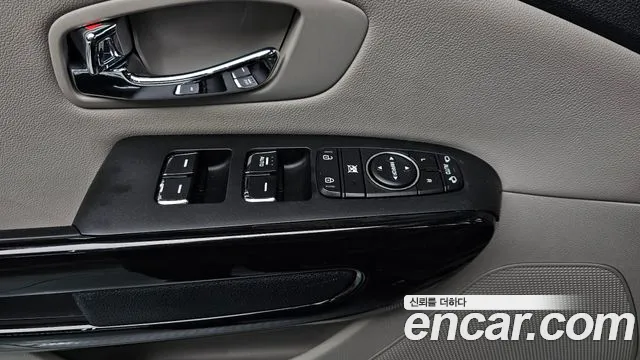 Kia The New Carnival id 2690386 из Кореи 18