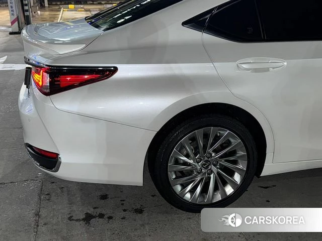 Lexus ES300h 7th generation id 4400924 из Кореи 12