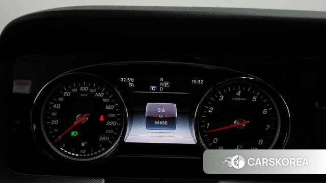 Mercedes-Benz E-Class W213 id 4652270 из Кореи 31