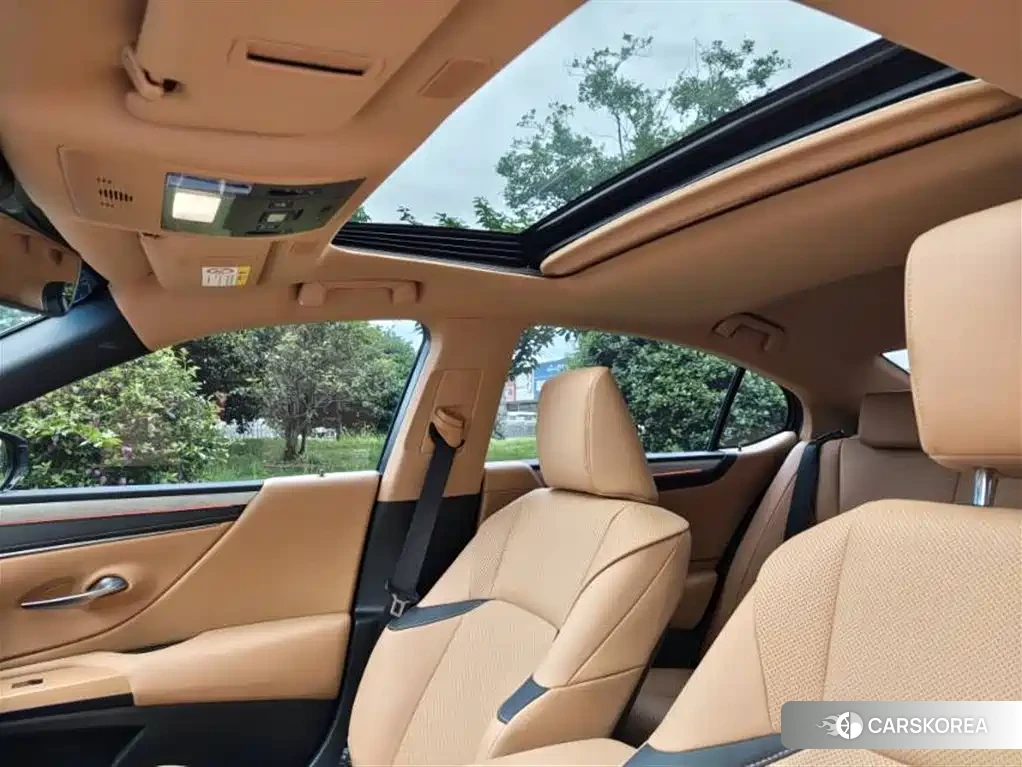 Lexus ES id 4514308 из Китая 8