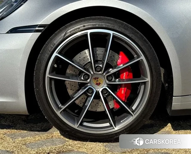 Porsche 911(992) id 3698176 из Кореи 18