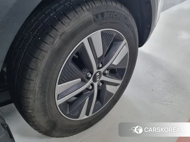 Kia The New Niro id 2976227 из Кореи 9