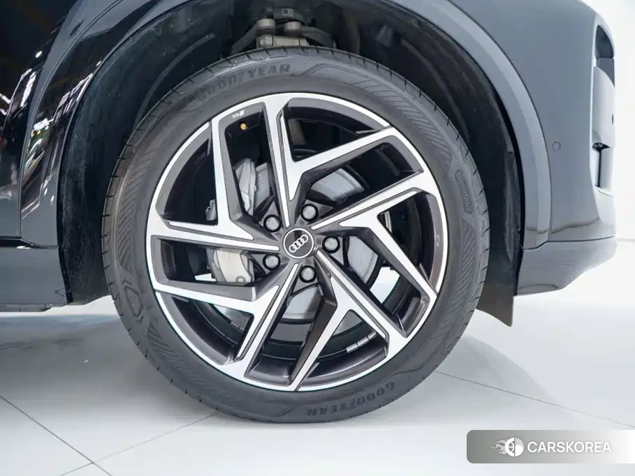 Audi Q6L e-tron id 4674514 из Китая 28