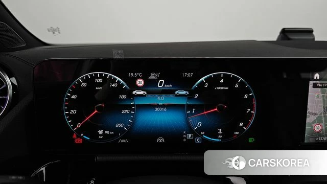 Mercedes-Benz GLA - Class H247 id 4266923 из Кореи 33