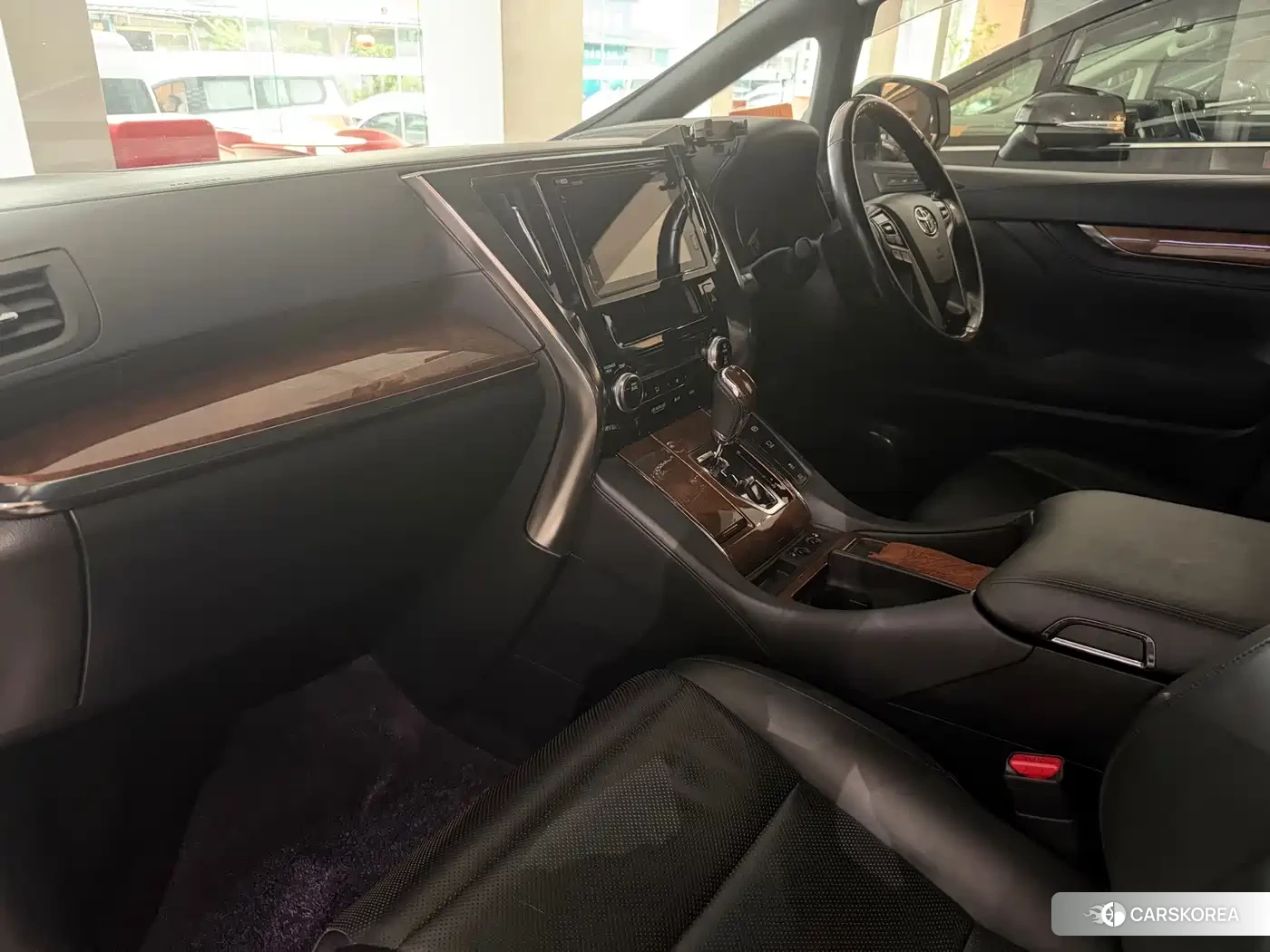 Toyota Elfa id 4649390 из Китая 8