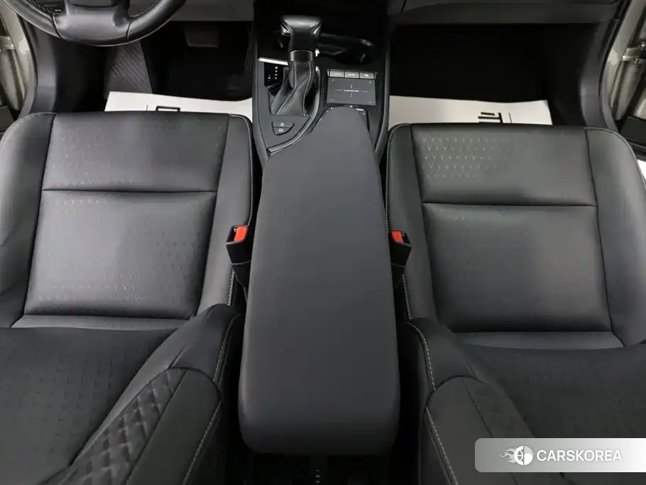 Lexus UX id 4685910 из Китая 20