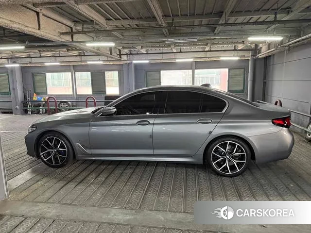 BMW 5 Series (G30) id 2979157 из Кореи 17