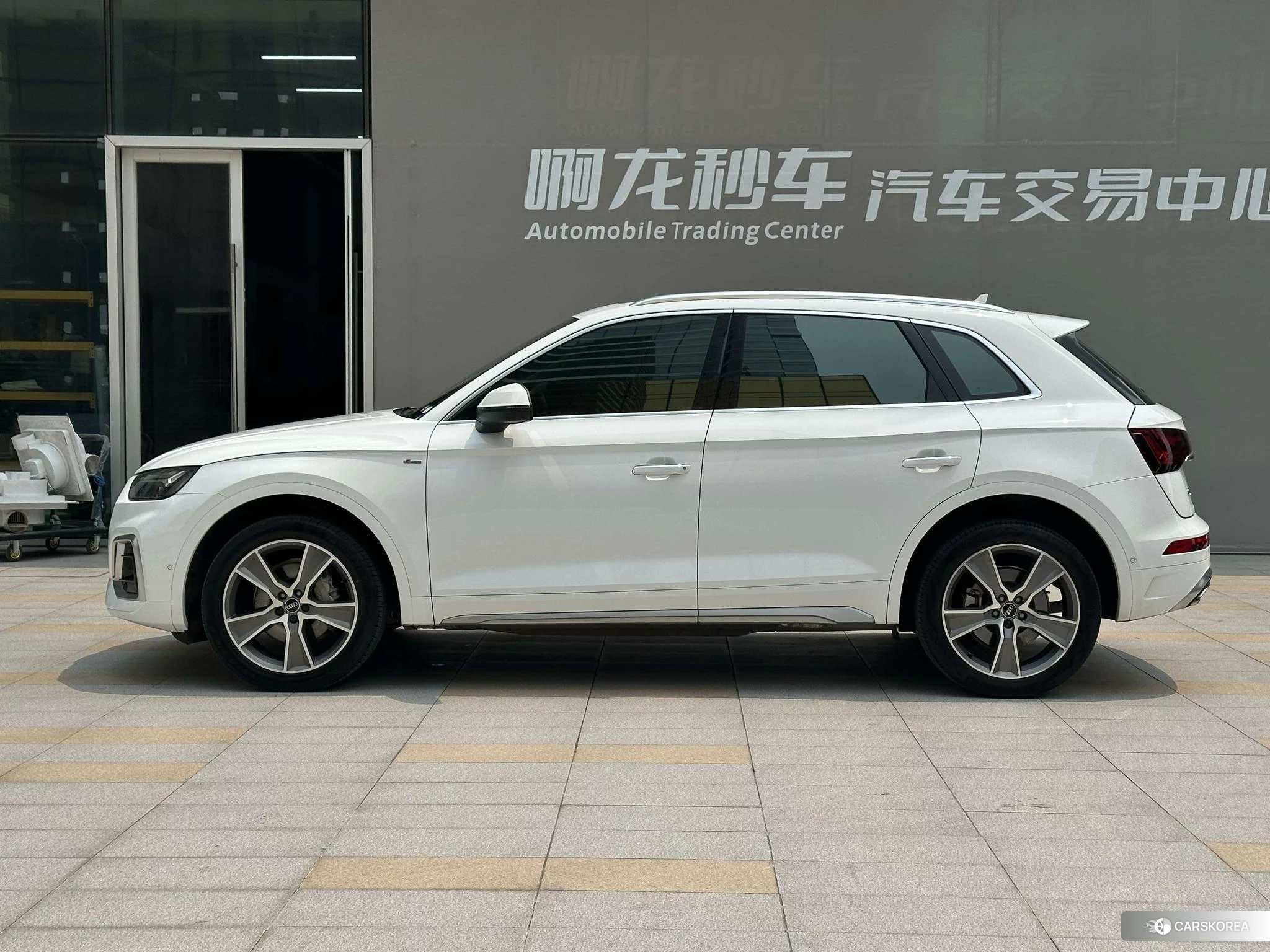 Audi Q5L id 4455079 из Китая 25