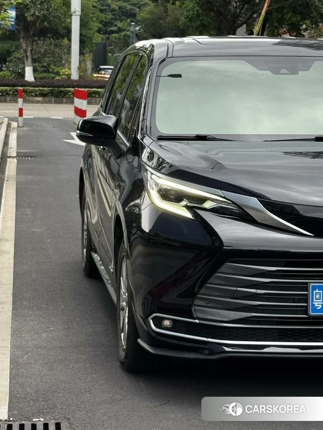Toyota Saina id 4299910 из Китая 18