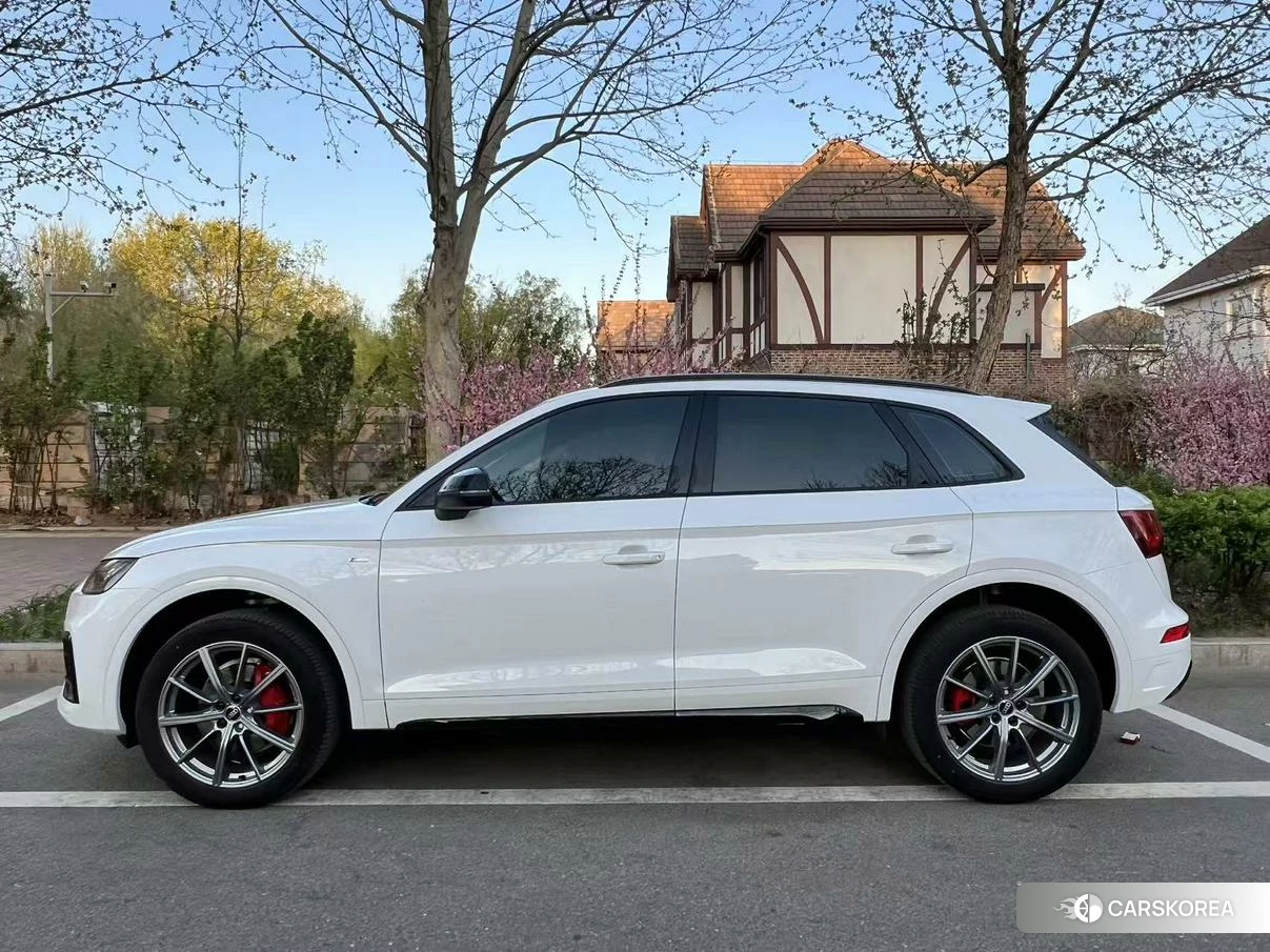 Audi Q5L id 4426657 из Китая 20