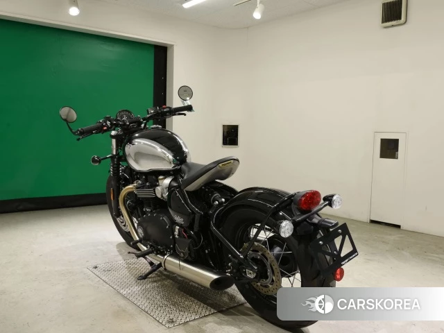 Triumph BONNEVILLE BOBBER id 4347460 из Японии 8