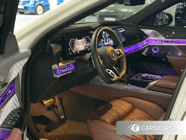 BMW i7 (G70) id 3570573 из Кореи 9