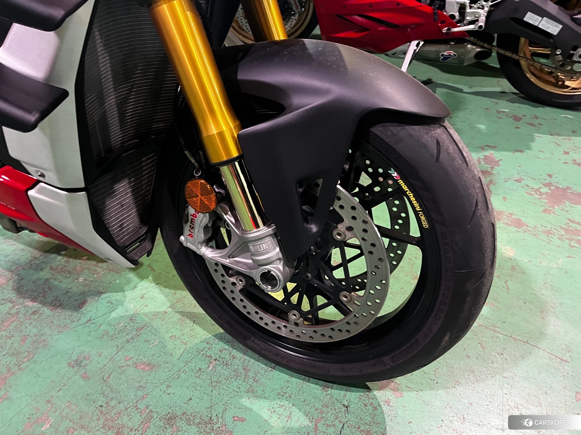 Ducati STREETFIGHTER V4 S id 3951999 из Японии 9