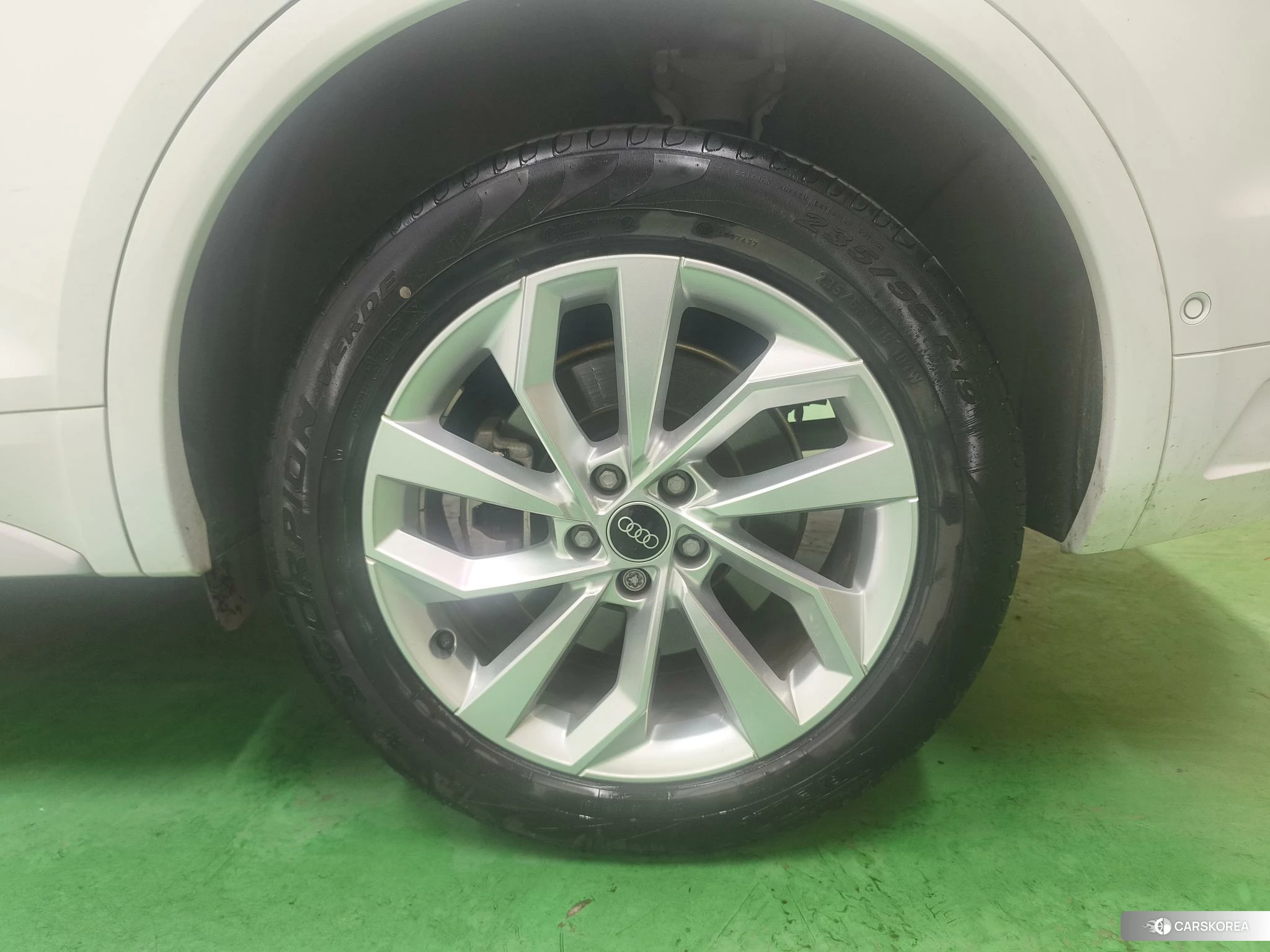 Audi Q5L id 4413269 из Китая 18