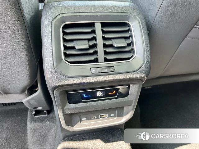 Volkswagen Tiguan L id 4256475 из Китая 16