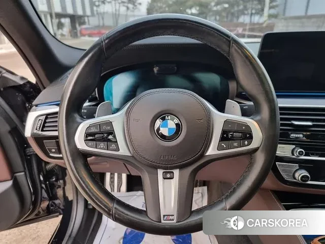 BMW 5 Series (G30) id 3669139 из Кореи 18