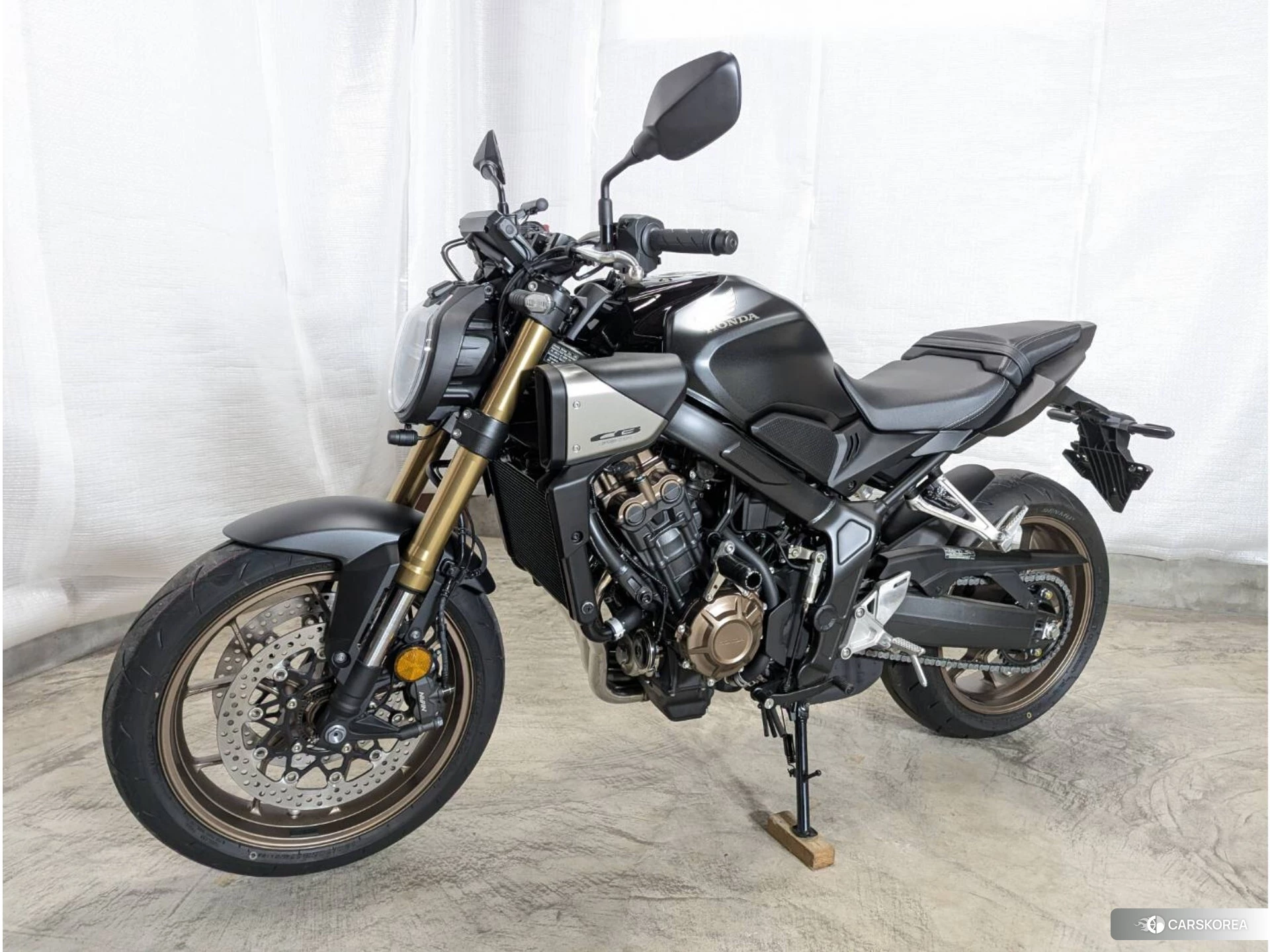 Проданный Honda CB650R E-CLUTCH id 4320416 из Японии, фото 8