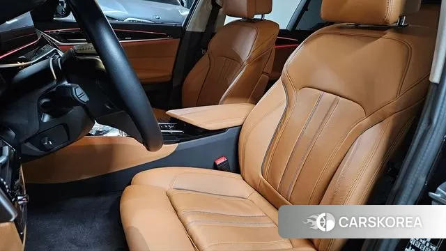 BMW 5 Series (G30) id 3555606 из Кореи 18