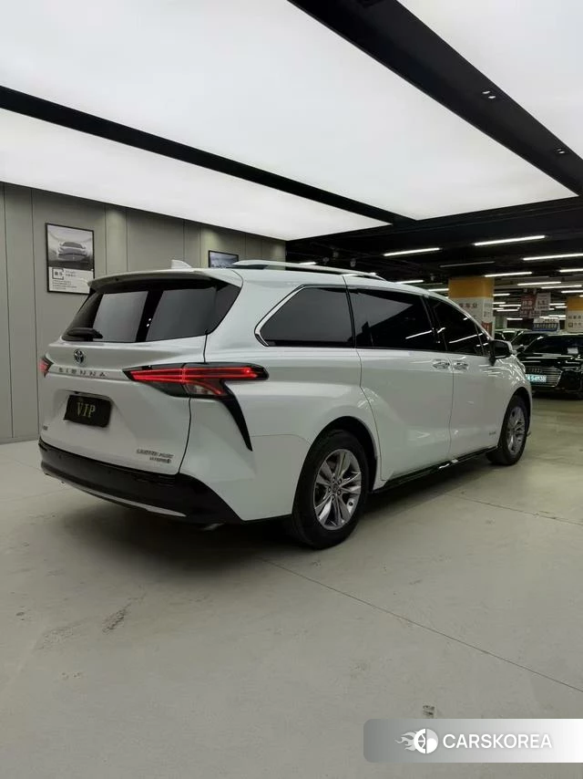 Toyota Saina id 4257641 из Китая 10