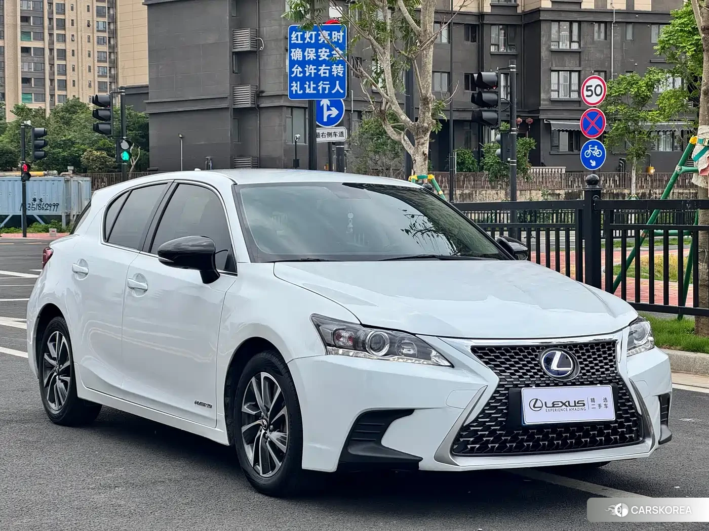 Lexus CT id 4514445 из Китая 11