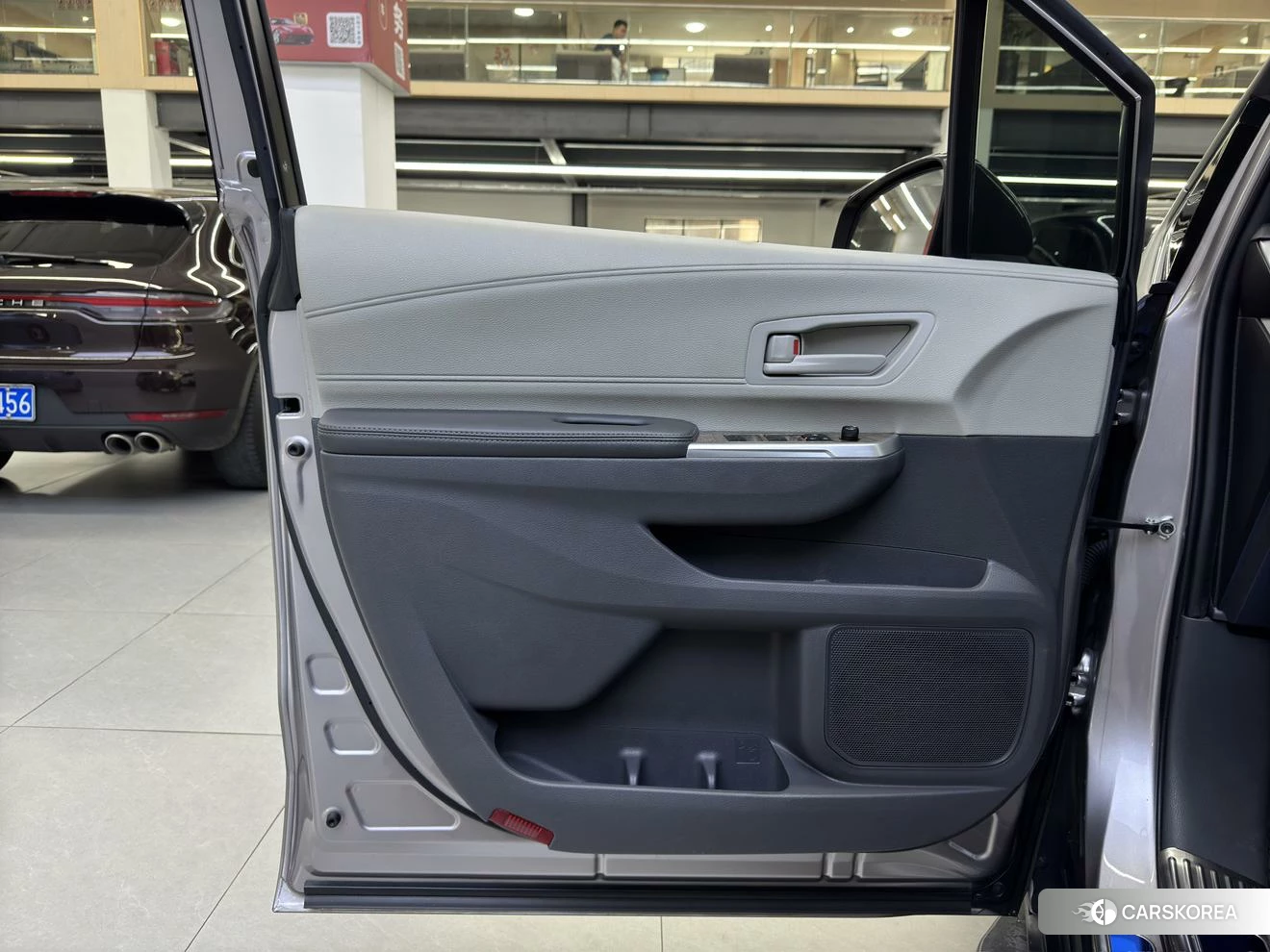 Toyota Saina id 4454756 из Китая 12