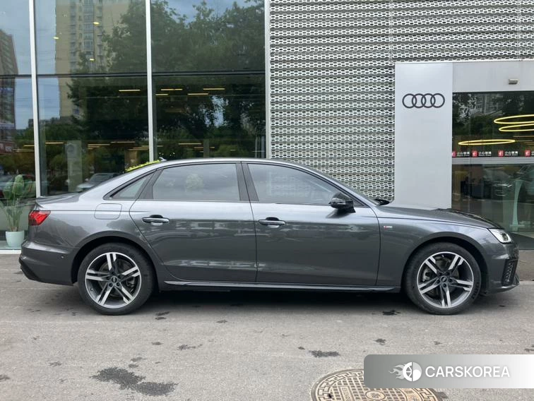 Audi A4L id 4421125 из Китая 9