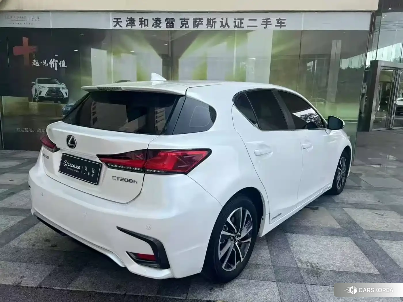 Lexus CT id 4515302 из Китая 8