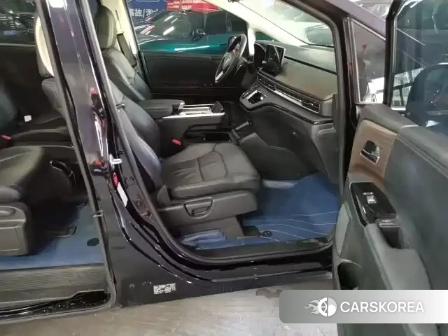 Honda Odyssey id 4681187 из Китая 8