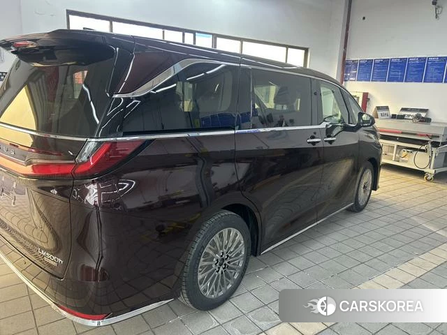 Lexus LM id 4336296 из Китая 9