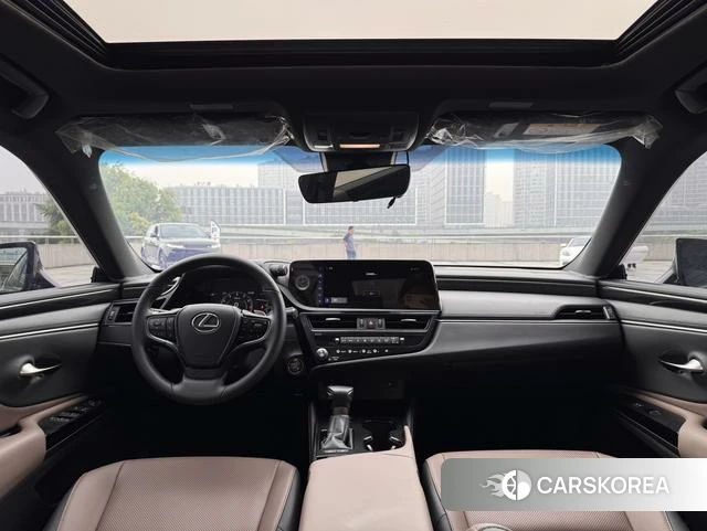 Lexus ES id 4359117 из Китая 19