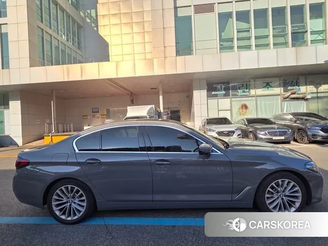 BMW 5 Series (G30) id 3504167 из Кореи 16