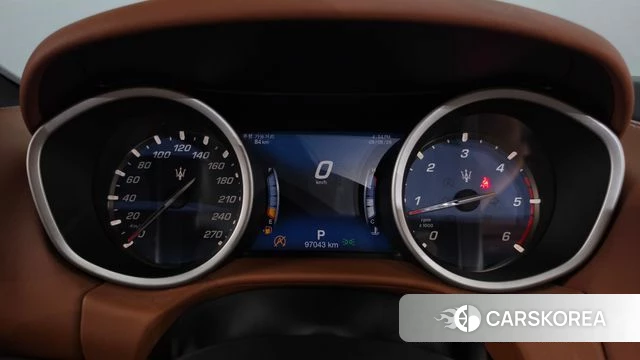 Maserati Ghibli id 4781116 из Кореи 30