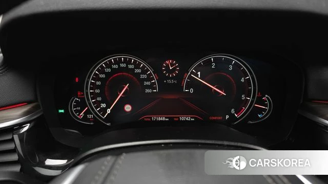 BMW 5 Series (G30) id 3861715 из Кореи 18