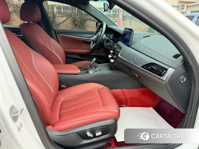 BMW 5 series PHEV id 3896293 из Китая 8