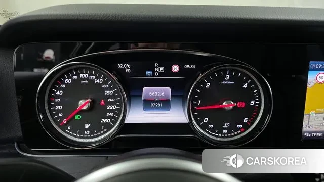 Mercedes-Benz E-Class W213 id 2990975 из Кореи 18